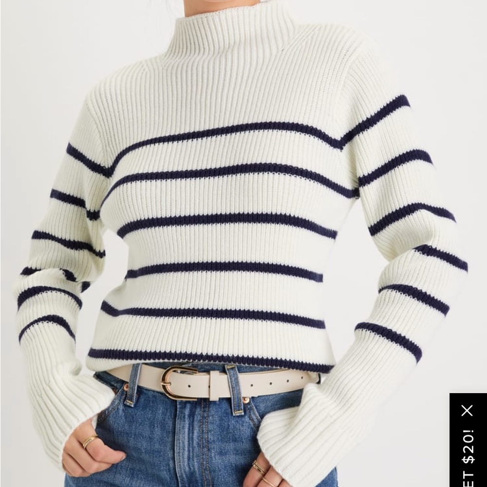 Lulus - turtleneck white stripped sweater